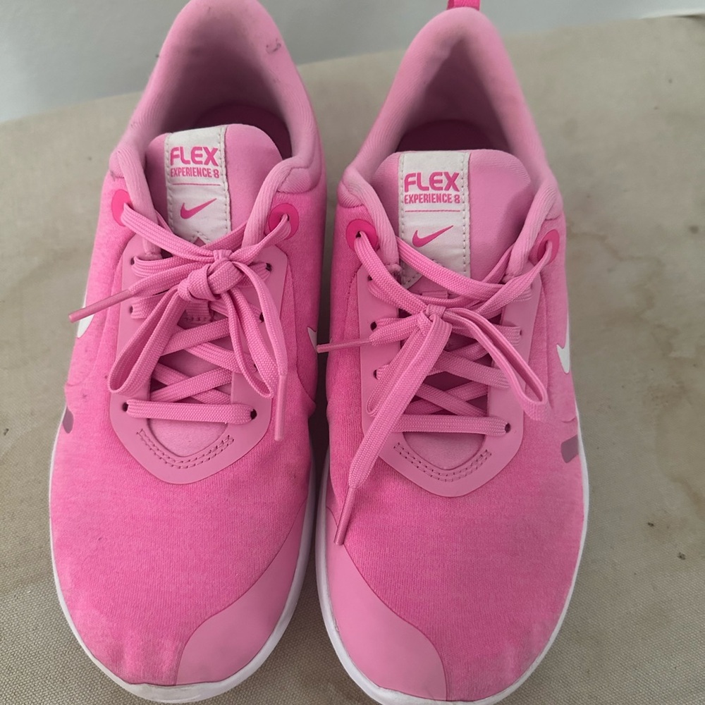 Mike wmns FLEX Experience 8, sz 9 (AJ908-601)